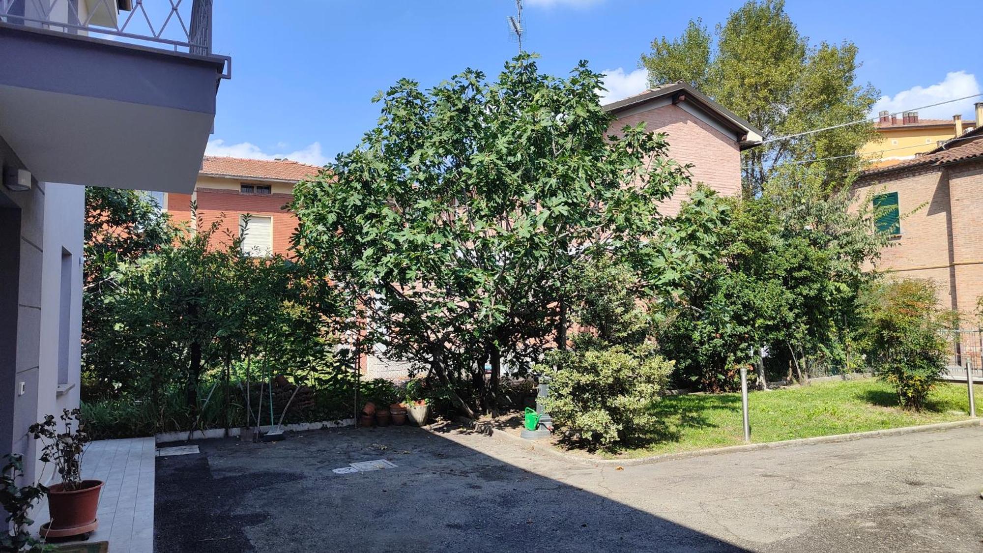 Grigio Perla Panigale, Villetta Con Giardino E Parcheggio Privato Fino A Tre Posti Auto - Un Oasi Di Tranqullita Болонья Экстерьер фото