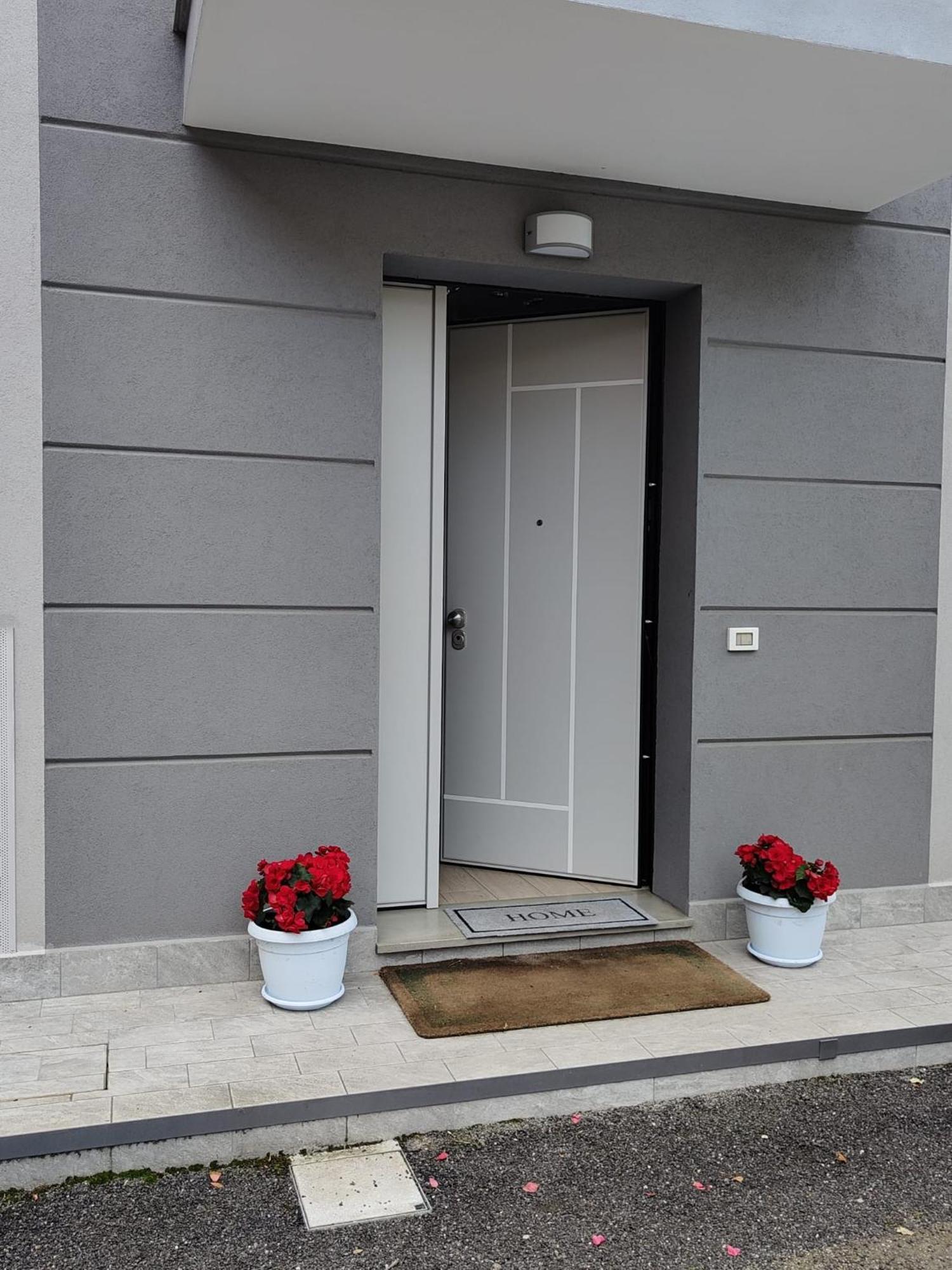 Grigio Perla Panigale, Villetta Con Giardino E Parcheggio Privato Fino A Tre Posti Auto - Un Oasi Di Tranqullita Болонья Экстерьер фото